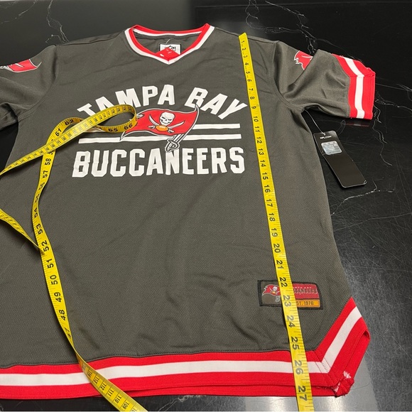 NWT Tampa Bay Buccaneers Jersey Size Small - Picture 8 of 8